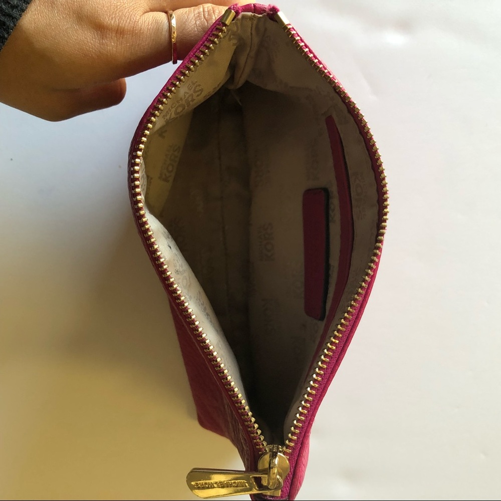 MICHAEL KORS FULTON LEATHER TRAVEL/MAKEUP POUCH - Picture 4 of 4